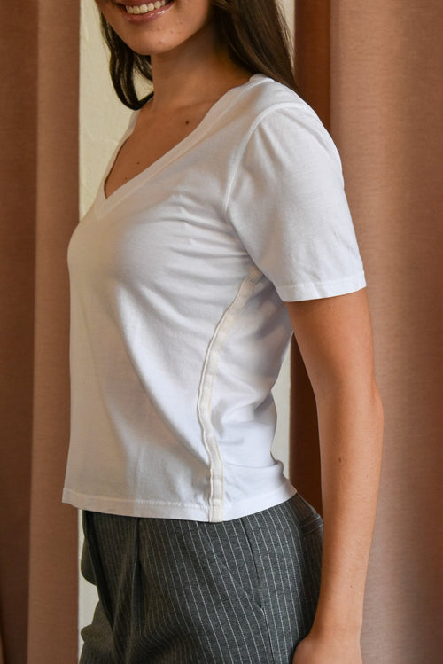 It Girl V-Neck Tee