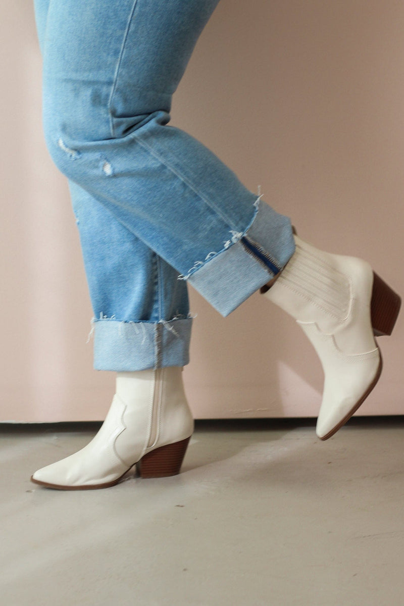 Valle Cream Ankle Boot